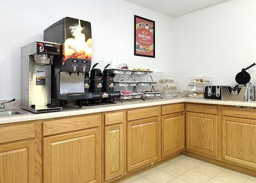 Baymont By Wyndham Beloit Hotel Ресторант снимка